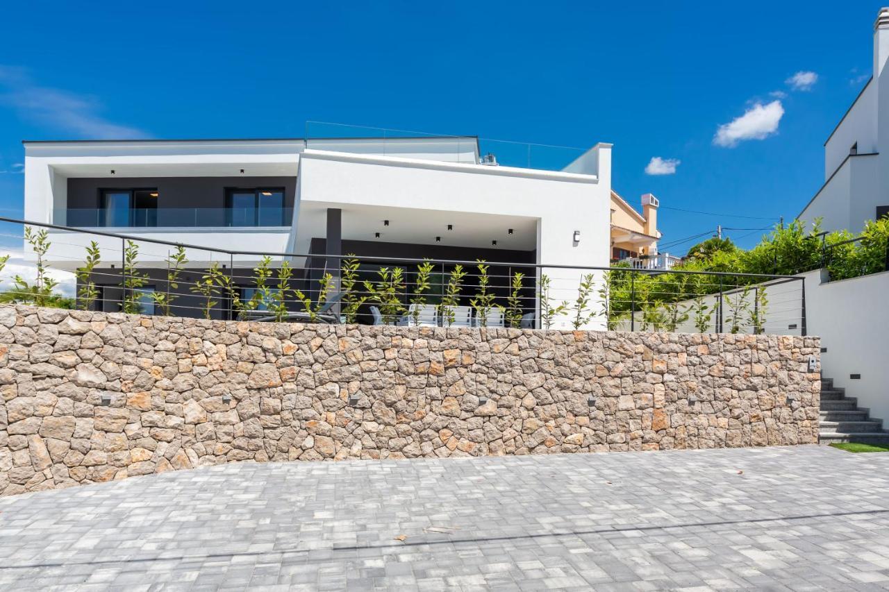 Deluxe Villa With Swimming Pool, Whirlpool On The Roof Terrace With A Beautiful Sea View - By Traveler Tourist Agency Krk Id 2169 II Sveti Vid-Miholjice Exterior photo