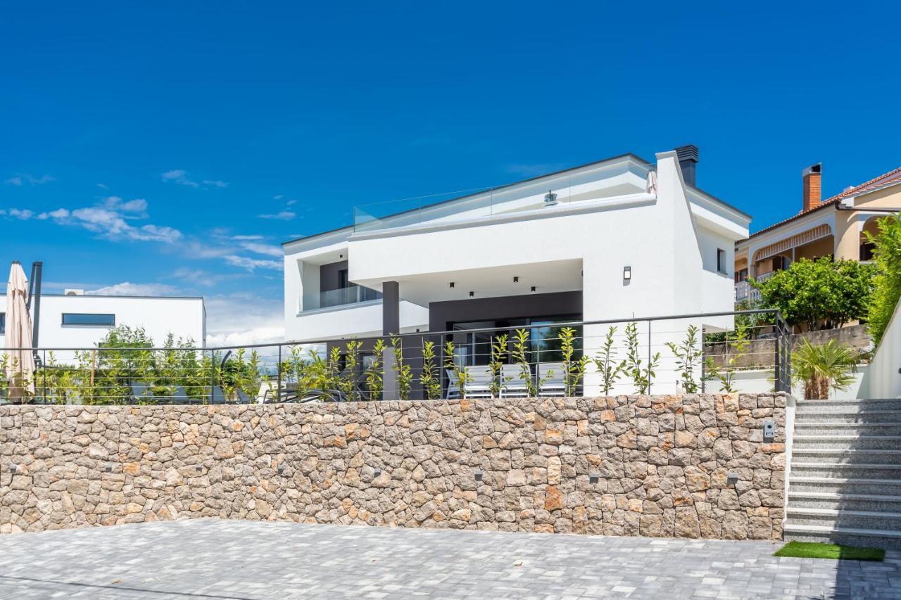 Deluxe Villa With Swimming Pool, Whirlpool On The Roof Terrace With A Beautiful Sea View - By Traveler Tourist Agency Krk Id 2169 II Sveti Vid-Miholjice Exterior photo